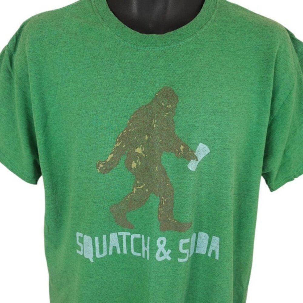 Squatch & Soda T Shirt Mens Size Large Green Sasquatch Bigfoot Funny Humor Joke